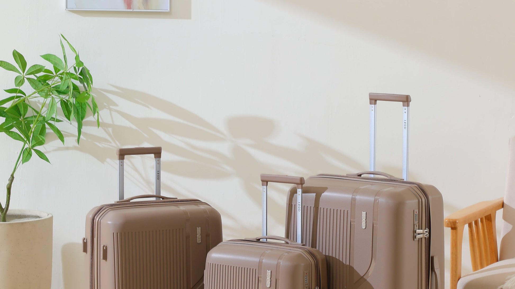 IZOD Zora Lightweight Hard Shell 3 Piece Luggage Set - Stiles Supply Co.