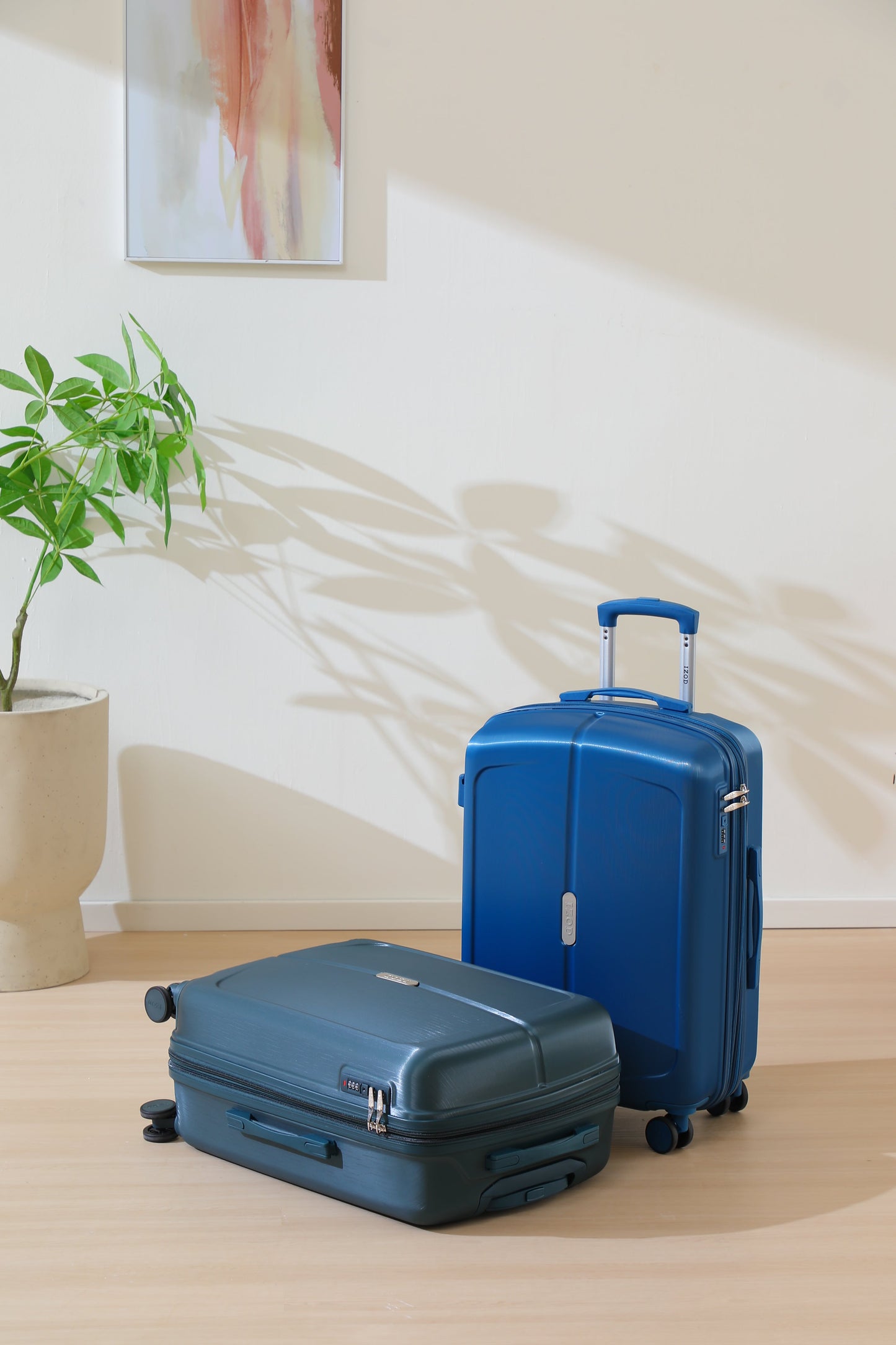 IZOD Sabina Premium Lightweight Hard Shell 3 Piece Luggage Set - Stiles Supply Co.