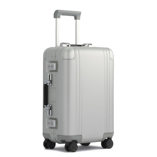 Zero Halliburton Classic Aluminum 3.0 | International Carry-on 33L