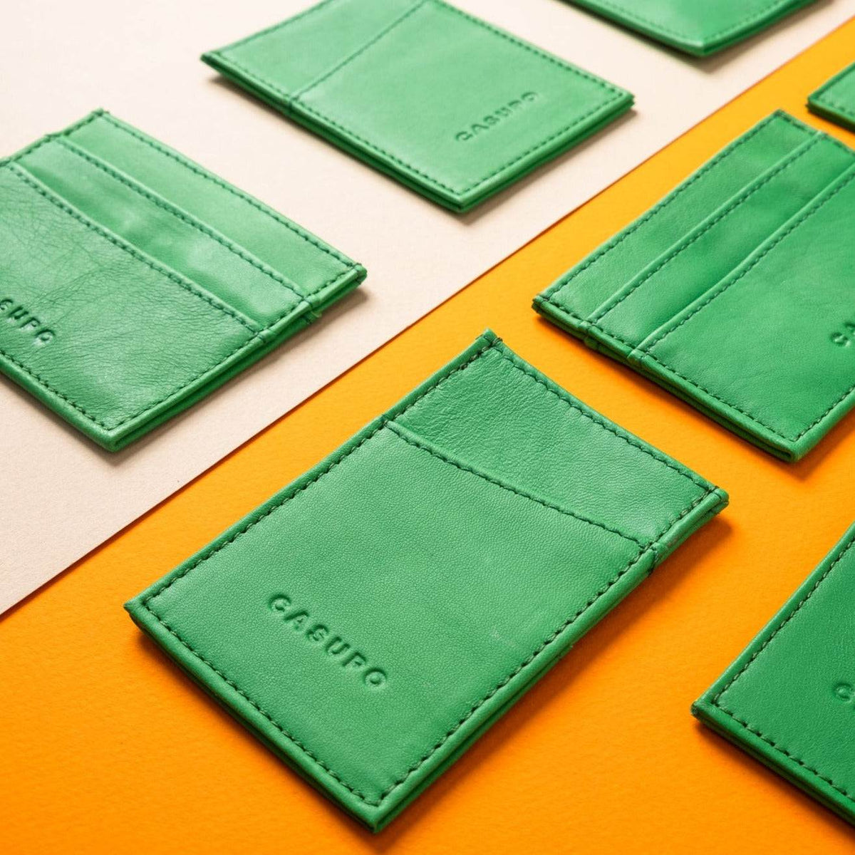 CASUPO Minimalist Wallet With RFID Protection - Green