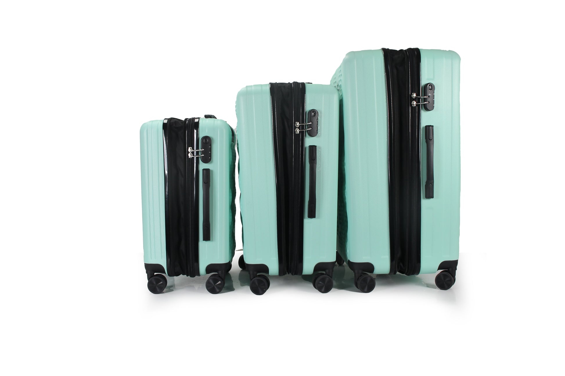 IZOD Golf Expandable Hard shell Lightweight 3 Piece Luggage Set - Stiles Supply Co.