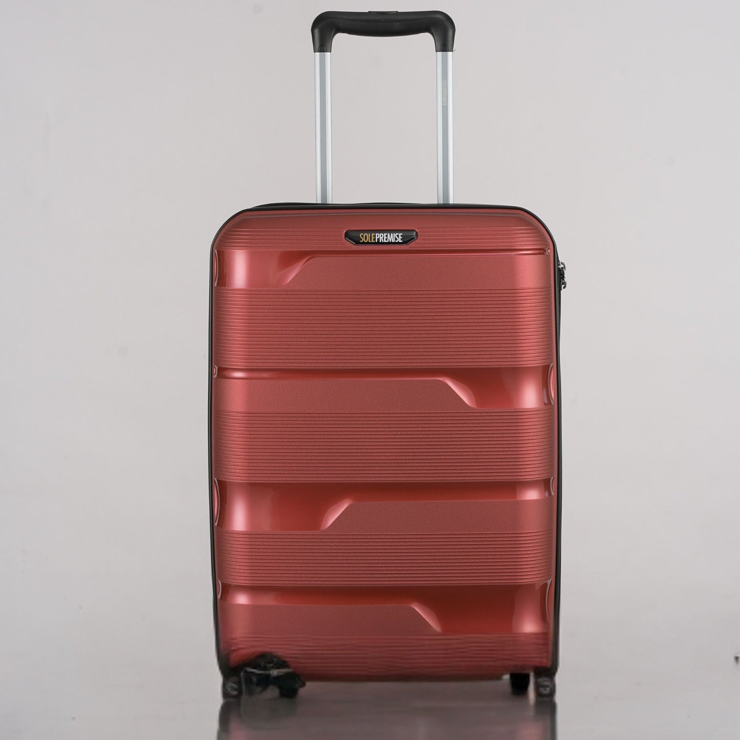 Sole Premise 20-inch Red Carry-On Hardcase Luggage