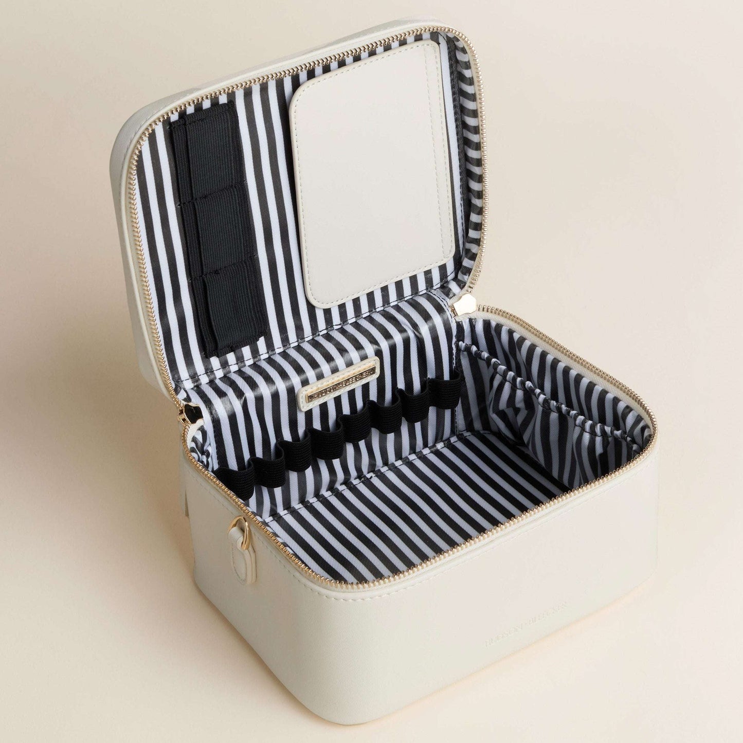 Hudson + Bleecker Jetsetter Train Case - Black