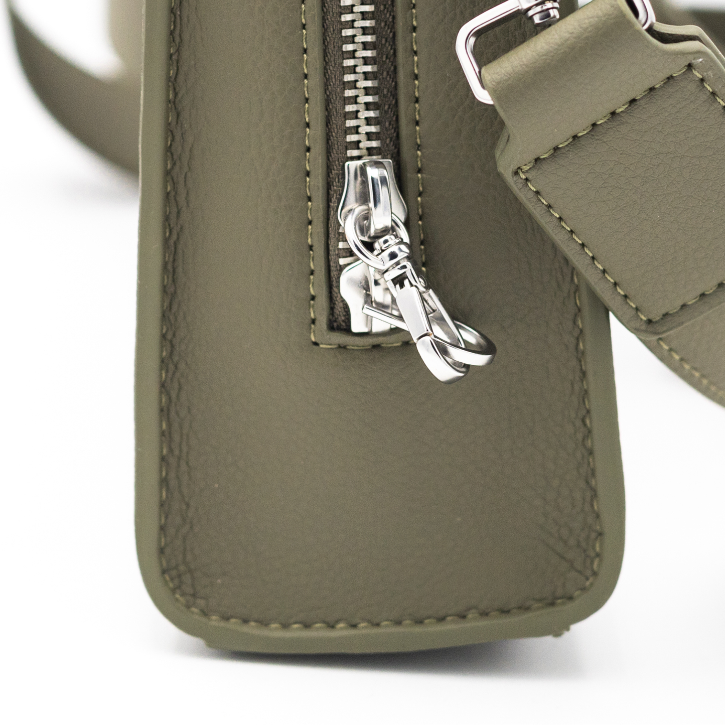 Thafael La Trotteuse Crossbody Travel Bag