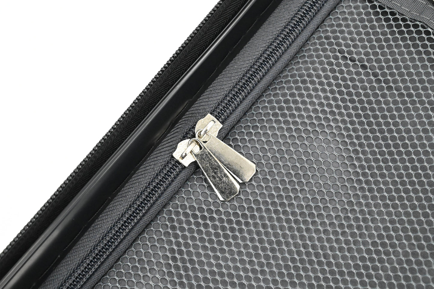 ISAAC MIZRAHI AERO 3-Piece Luggage Set – Lightweight Expandable ABS Hard Shell Suitcases with Spinner Wheels (28”/24”/20”) – Designer Travel Set