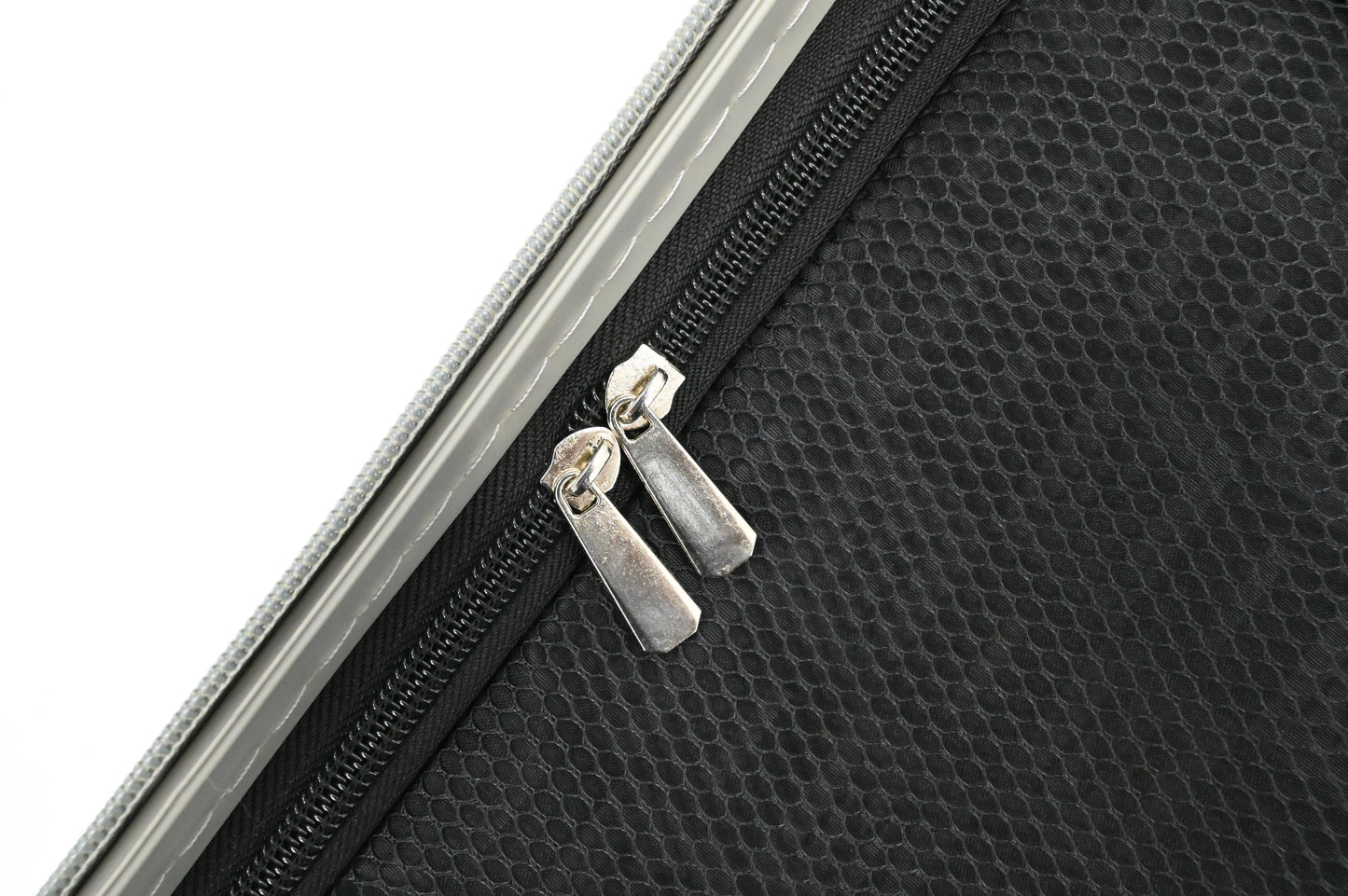 ISAAC MIZRAHI AERO 3-Piece Luggage Set – Lightweight Expandable ABS Hard Shell Suitcases with Spinner Wheels (28”/24”/20”) – Designer Travel Set