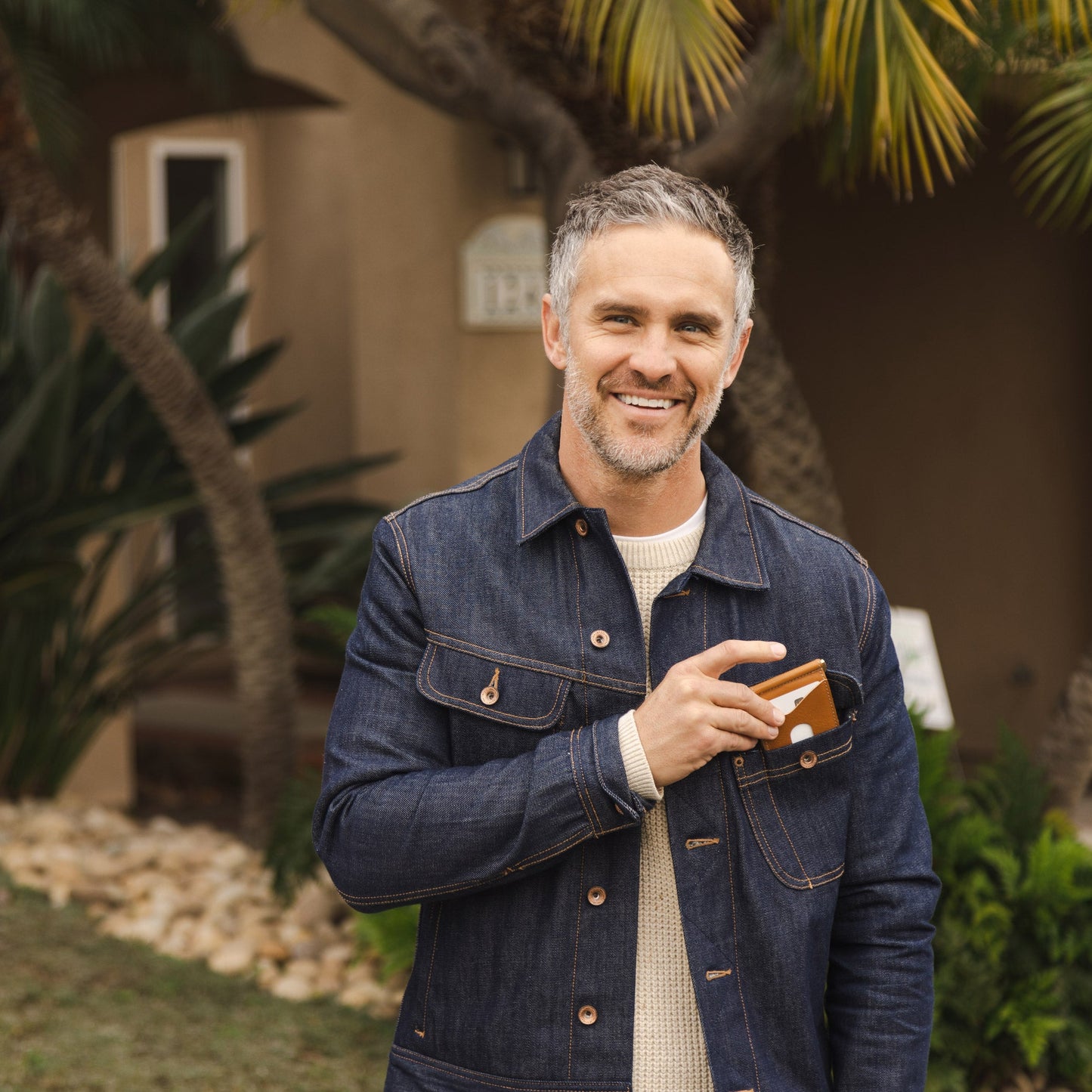 CASUPO Large Billfold Wallet with RFID protection - Black