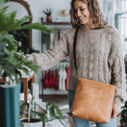 Range Leather Kennedy Pocketless Crossbody