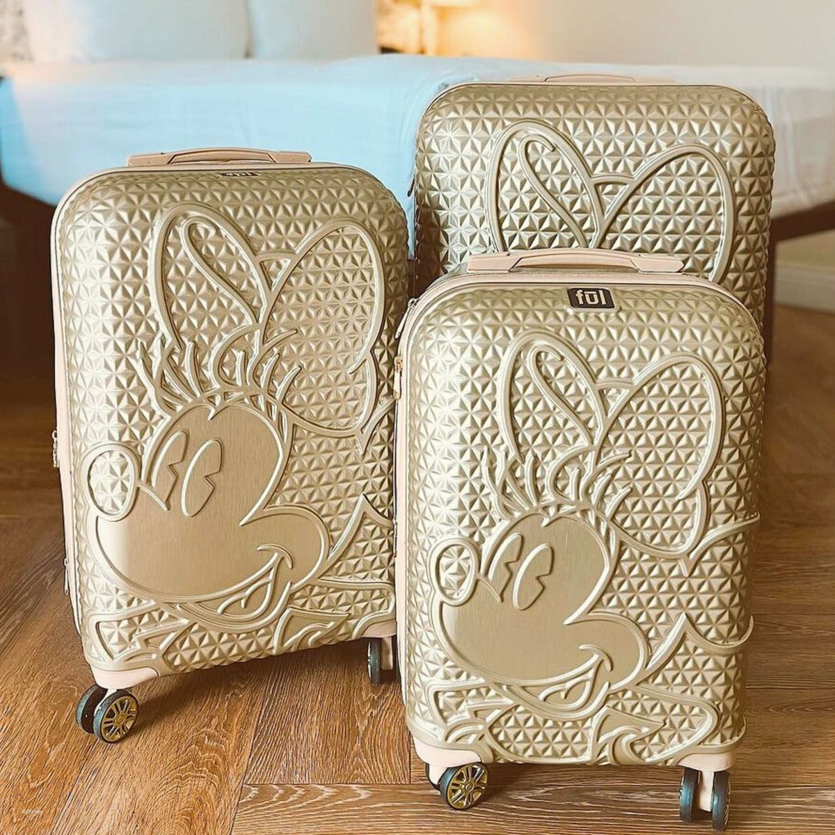 Disney Minnie Mouse FŪL 30" Luggage Spinner Taupe - Stiles Supply Co.