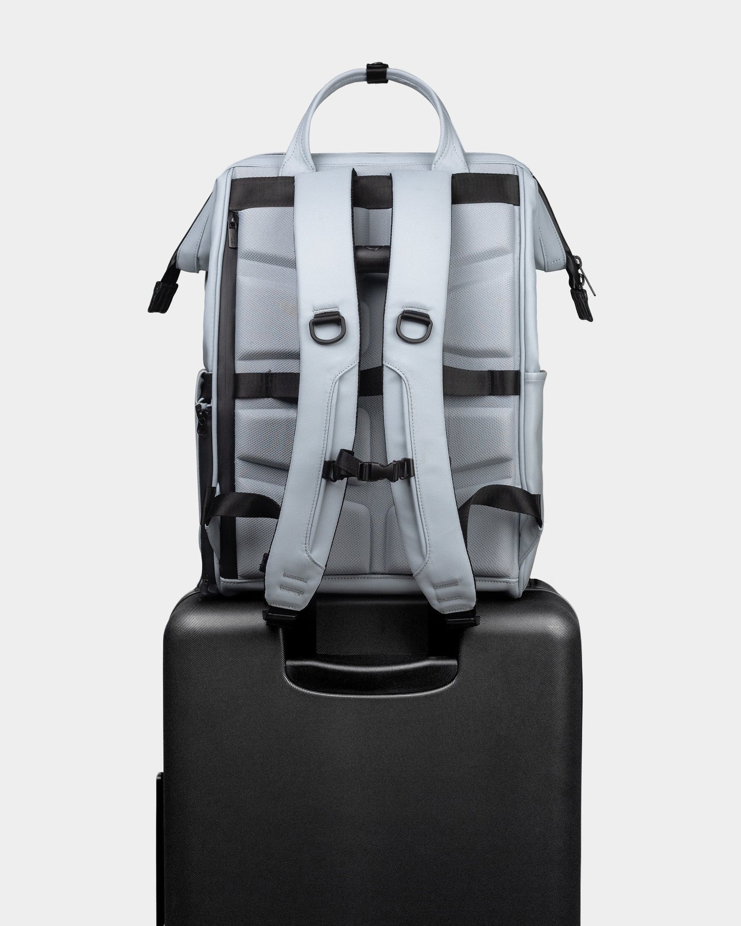 Portland Gear Cascade Getaway Backpack in Cloud on luggage