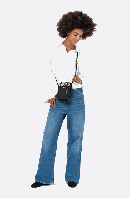 Sherpani Simplicity Crossbody Wallet