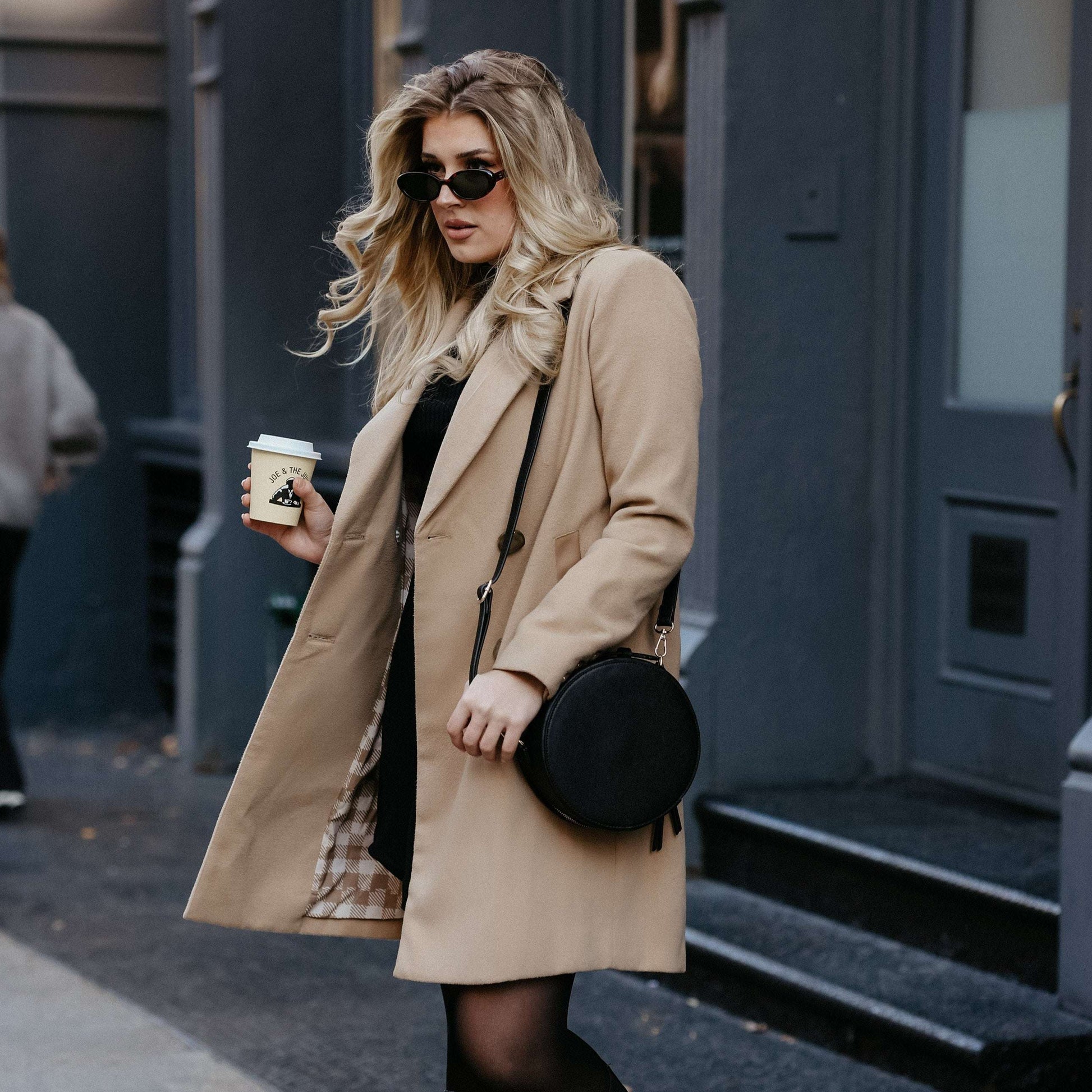 Hudson + Bleecker Nomad Round Travel Case - Black