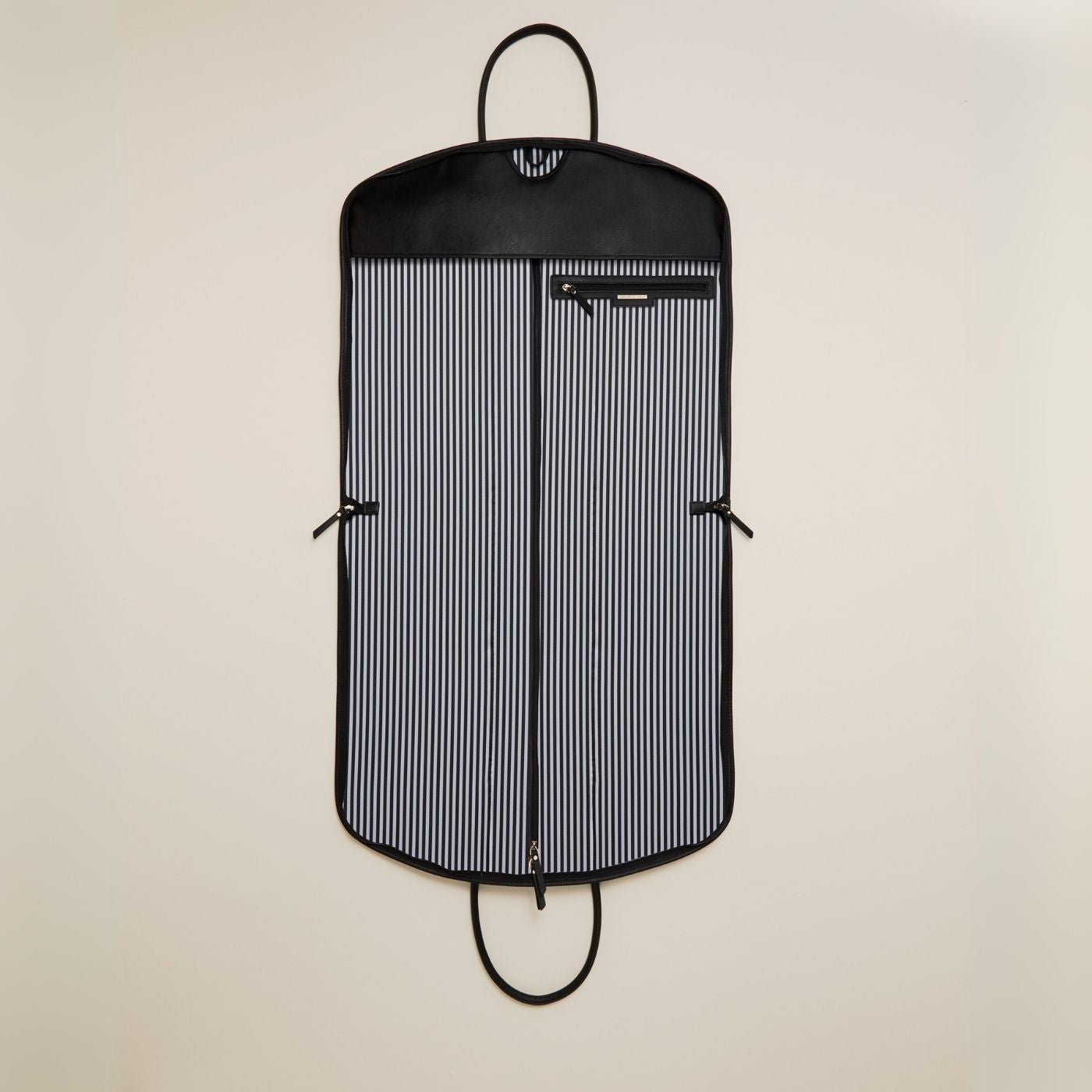 Hudson + Bleecker Bon Voyage Garment Bag - Black