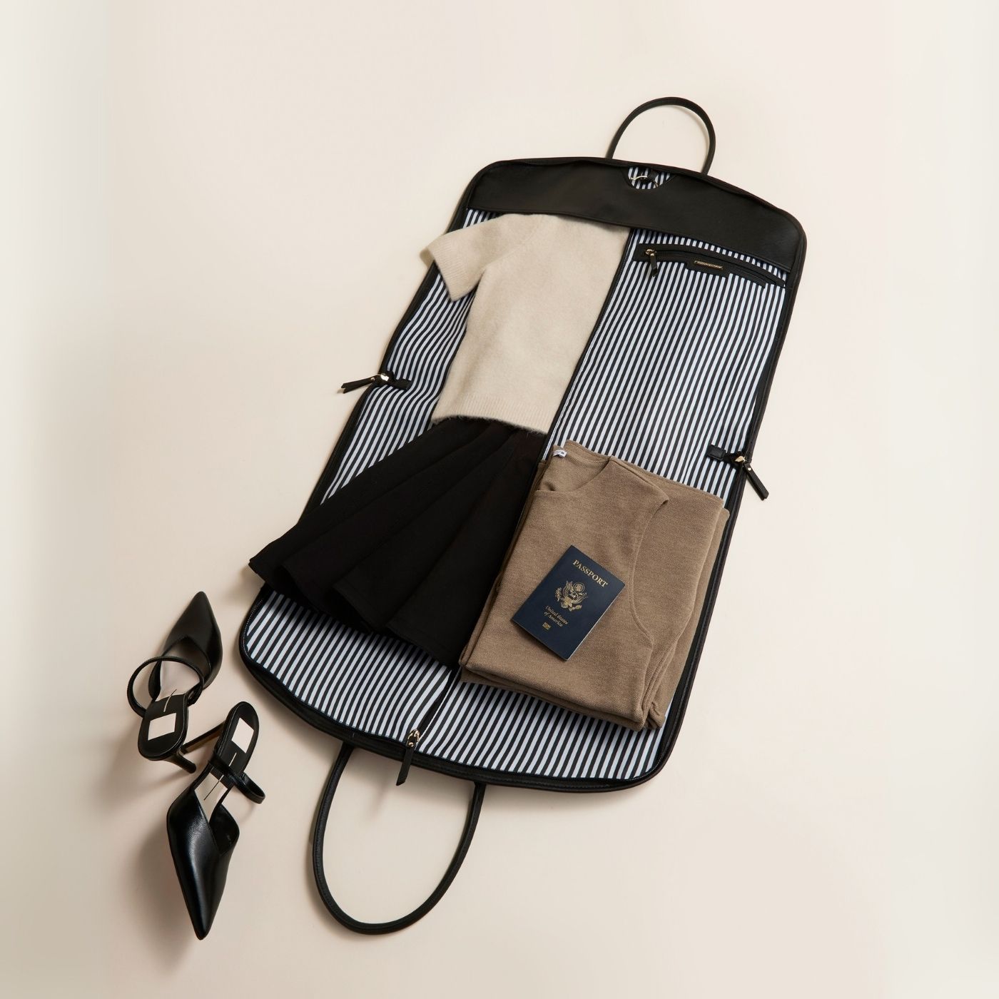 Hudson + Bleecker Bon Voyage Garment Bag - Black