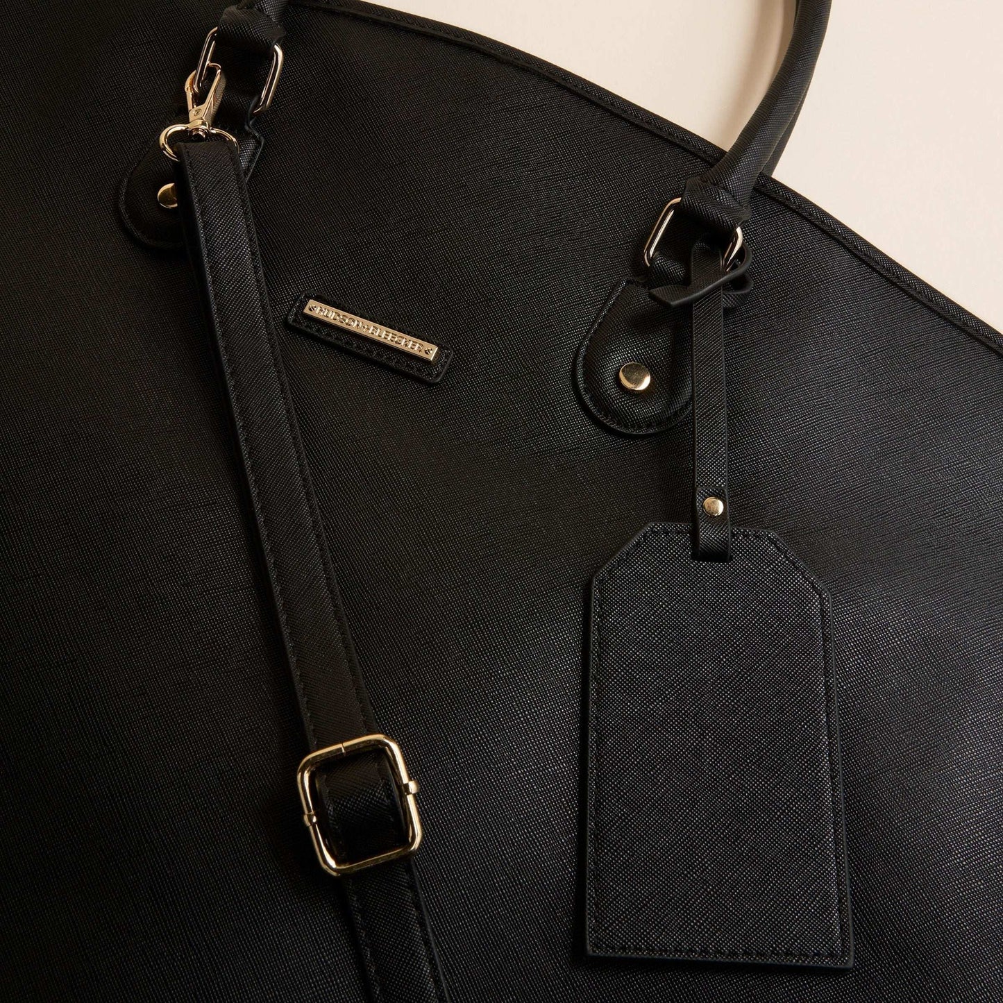 Hudson + Bleecker Bon Voyage Garment Bag - Black