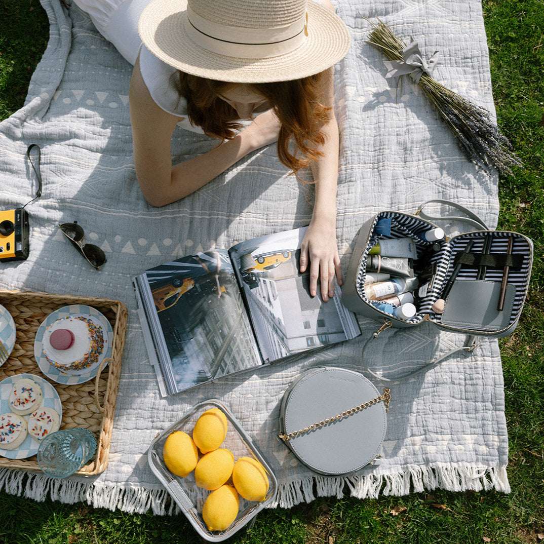 Hudson + Bleecker Nomad Round Travel Case - Lagoon Blue