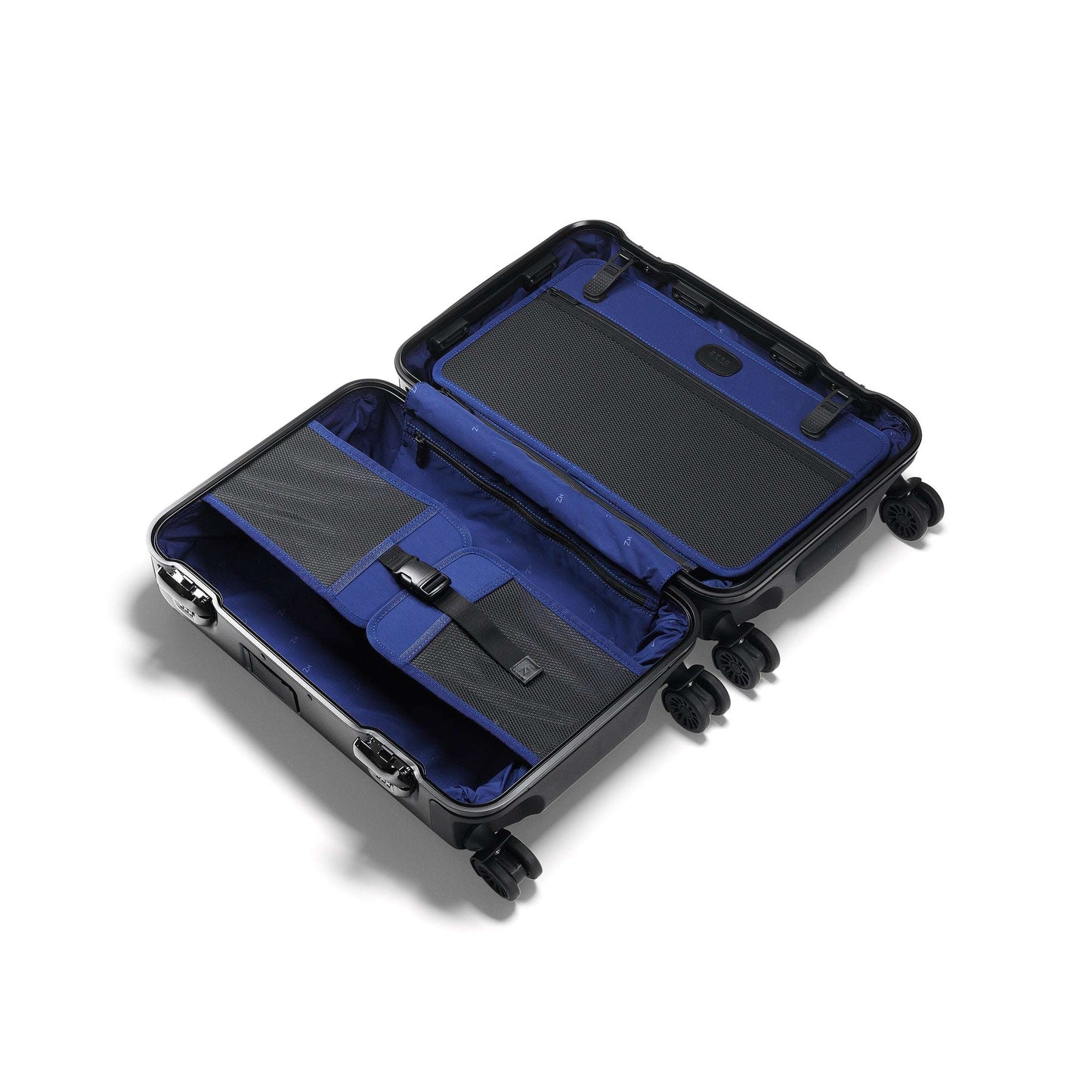 Zero Halliburton Pursuit Aluminum | International Carry-On Case