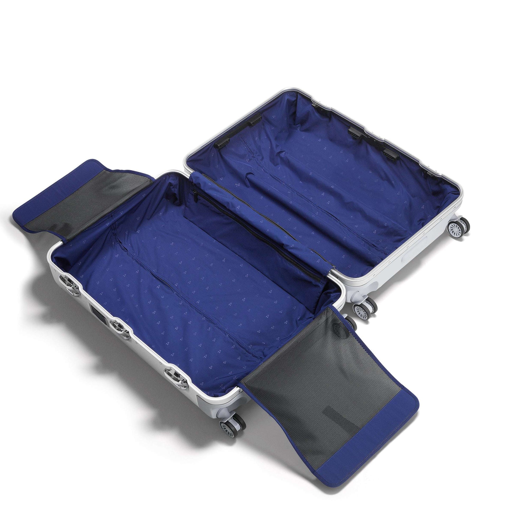 Zero Halliburton Pursuit Aluminum | Large Travel Case