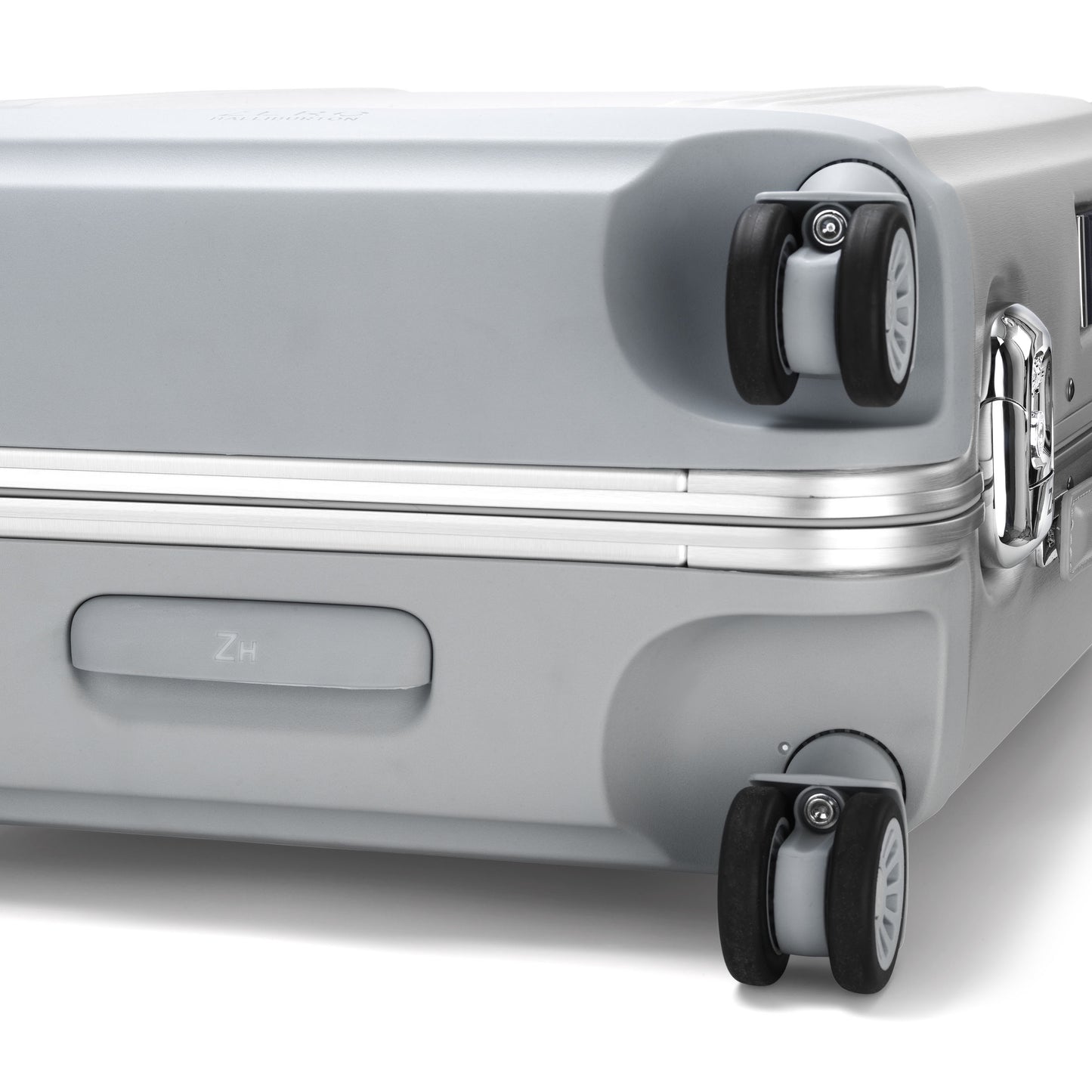 Zero Halliburton Pursuit Aluminum | Continental Carry-On Case